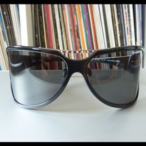 Givenchy Sunglasses SGV 569S Z42 -Polarized lenses